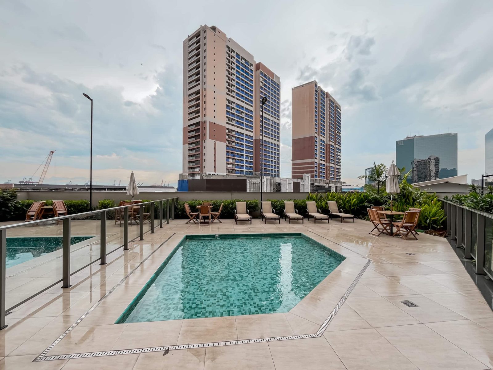 Pool und Freizeitbereich des Rio Energy Residencial