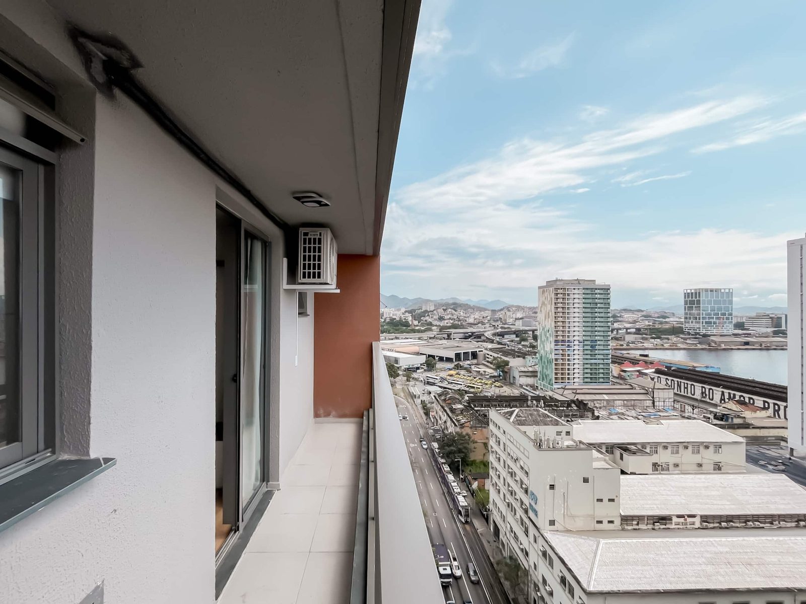 Balkon der Wohnung mit Blick auf die Guanabara-Bucht