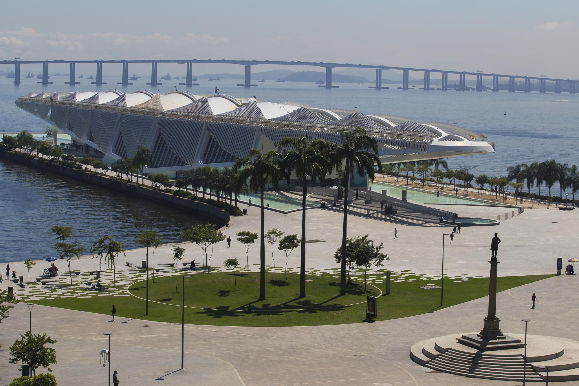 Das Museu do Amanhã an der Praça Maua, entworfen von Santiago Calatrava.